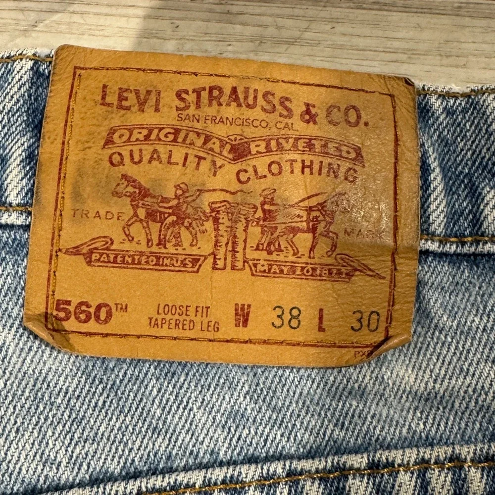 VTG 90s Levi's 560 Jeans Men's 36x29*‎ Loose Tapered Faded Denim Tag USA 38x30